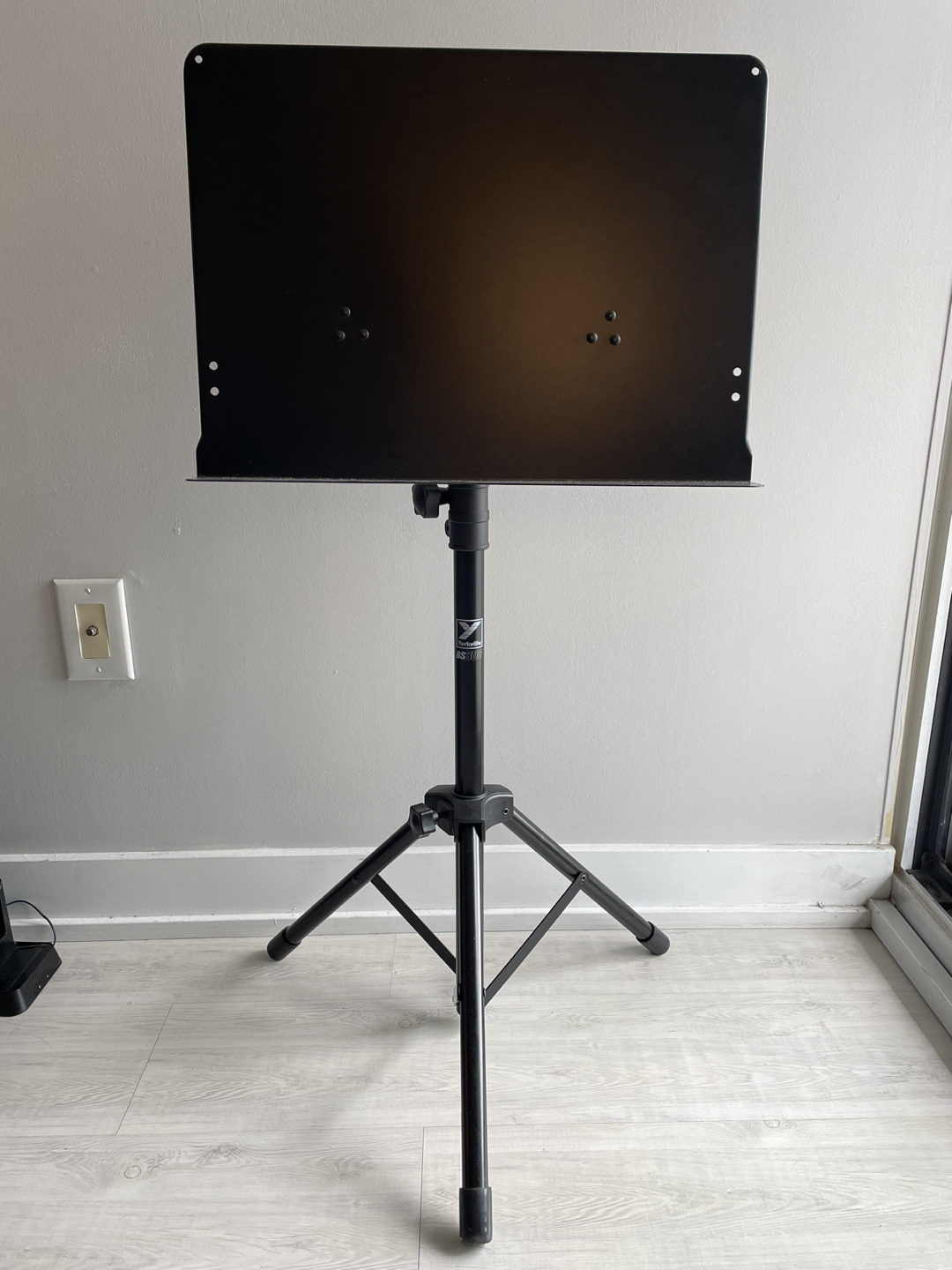Music stand