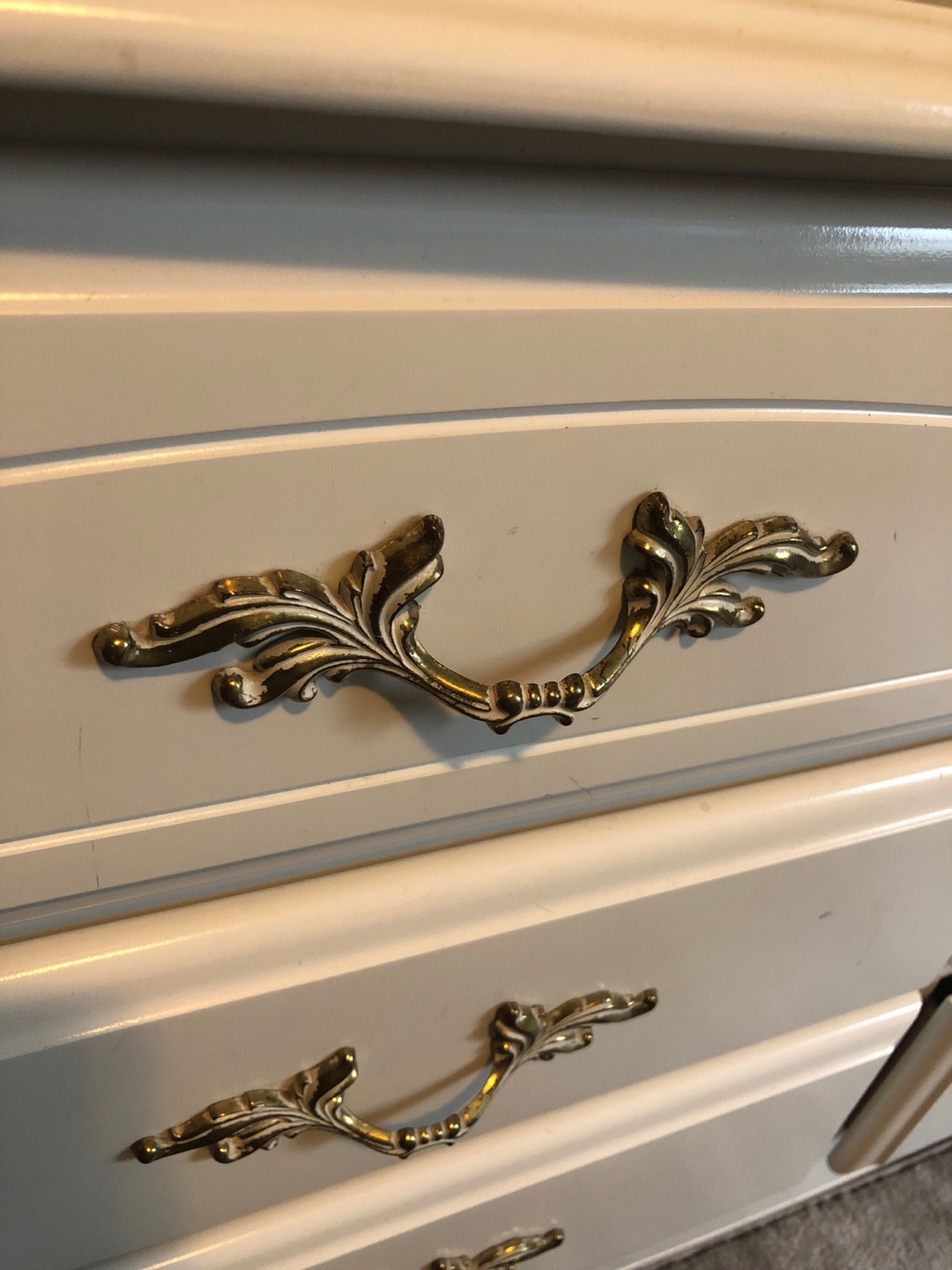 Vintage solid wood dresser - photo 2