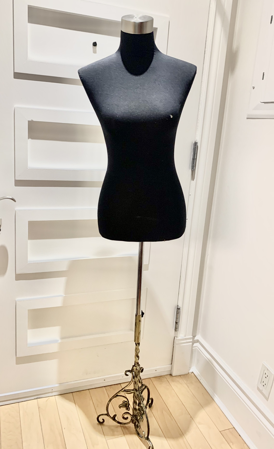 XS Female Dress Form / Dress Display