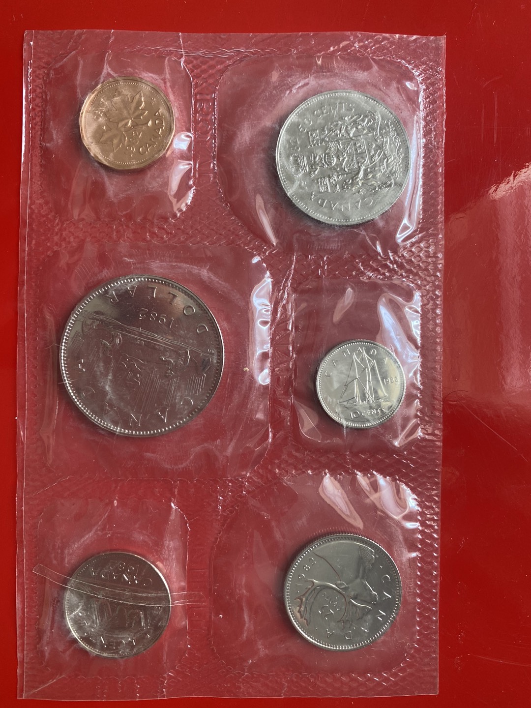 1982 Canada Coin set mint uncirculated. 203k made🍀 image indicator(2)