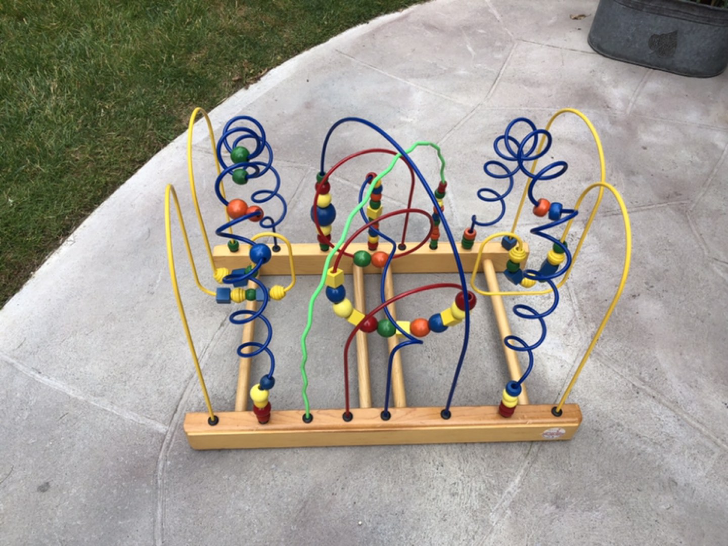 Tunnel mountain bead toy thumbnail