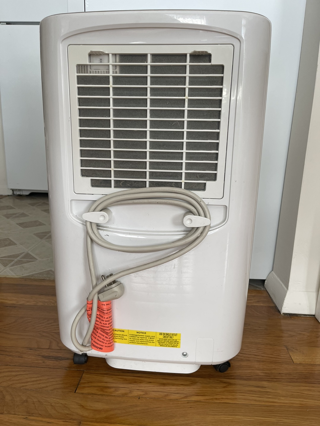 Frigidaire 70 Pint Capacity Dehumidifier - photo 3
