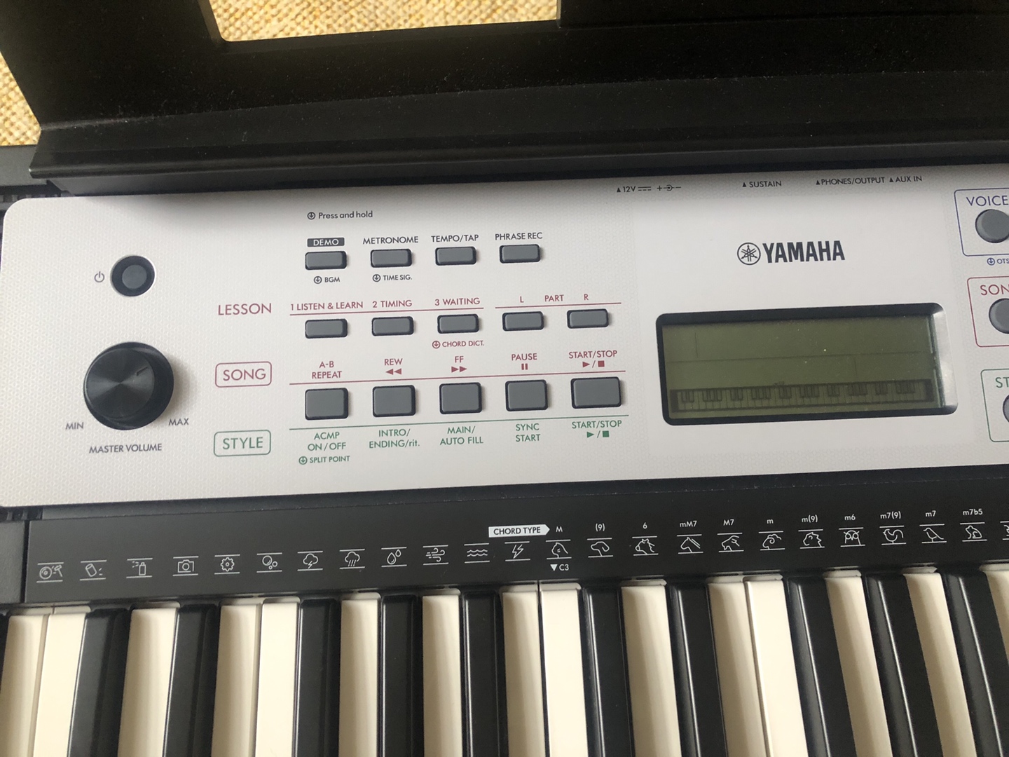 Nearly new piano keyboard  - photo 3