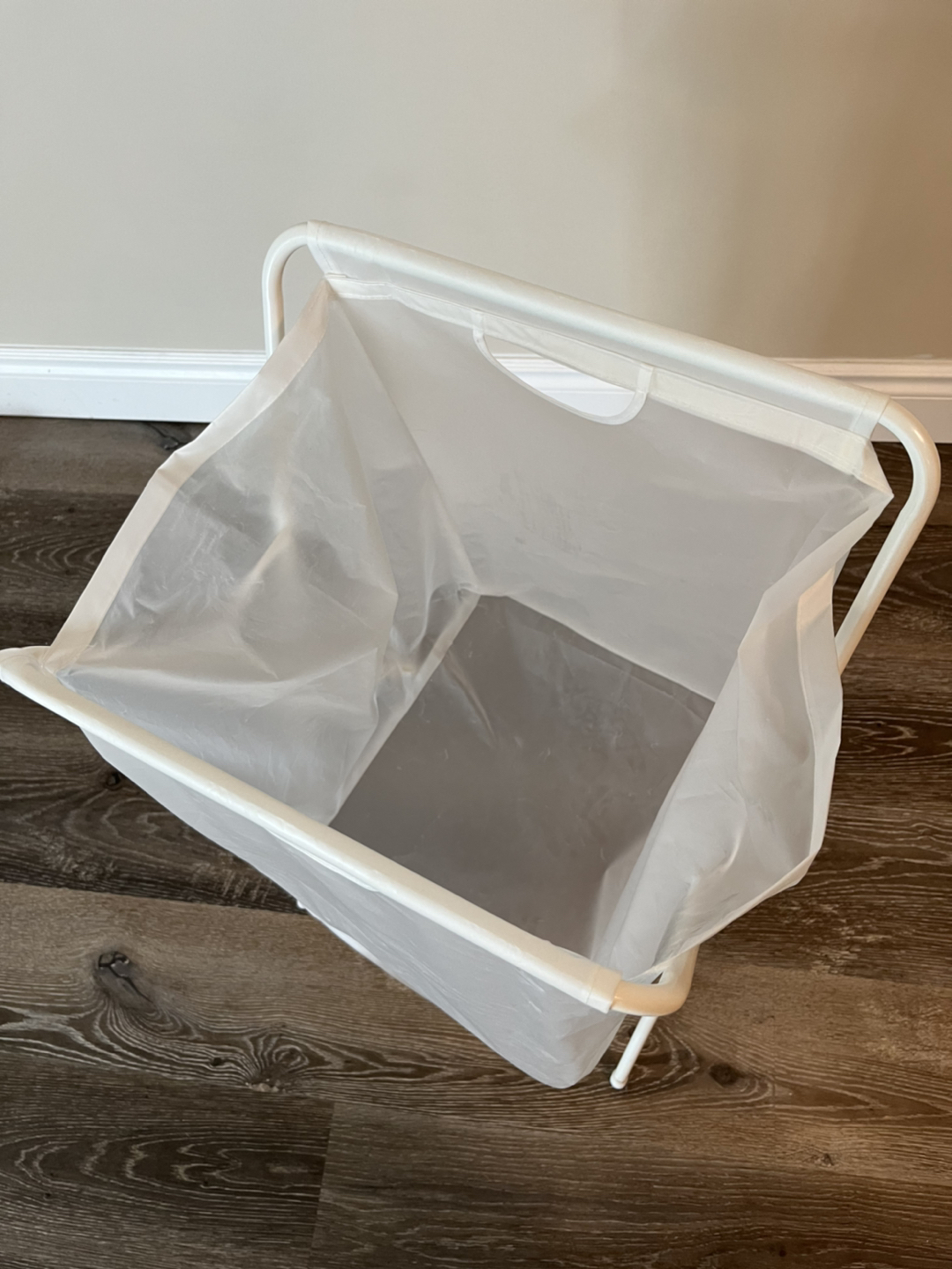 URGENT! #freecycle Laundry bin - photo 2