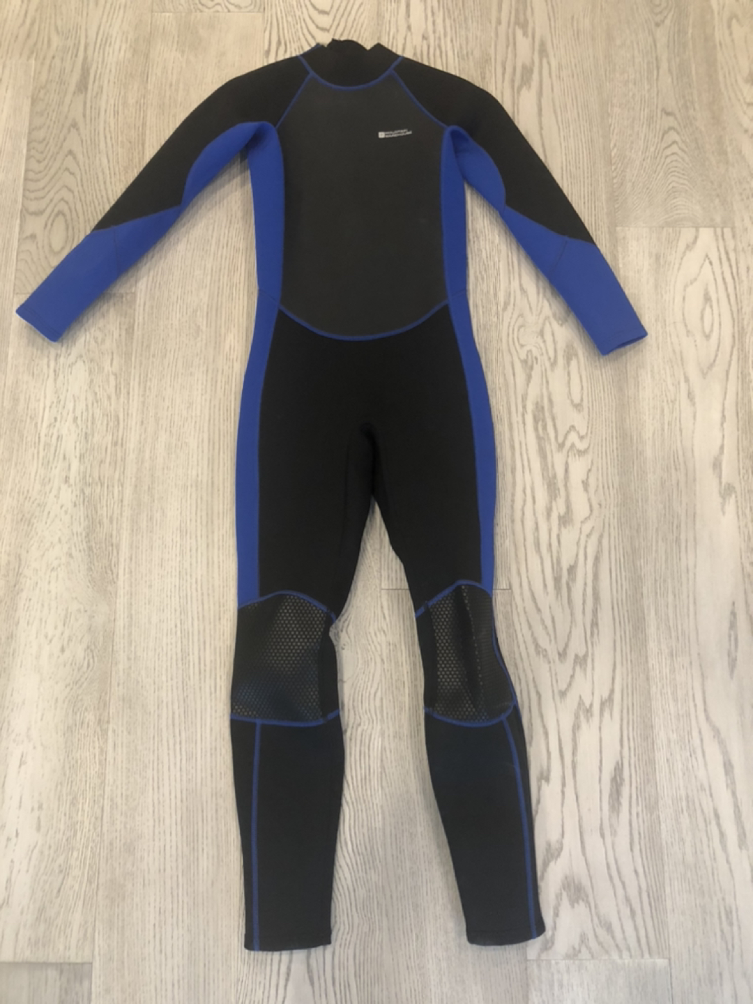 Kids wetsuit thumbnail