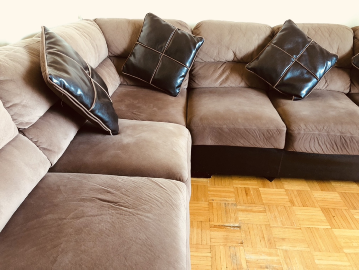 Sectional Couch - photo 2