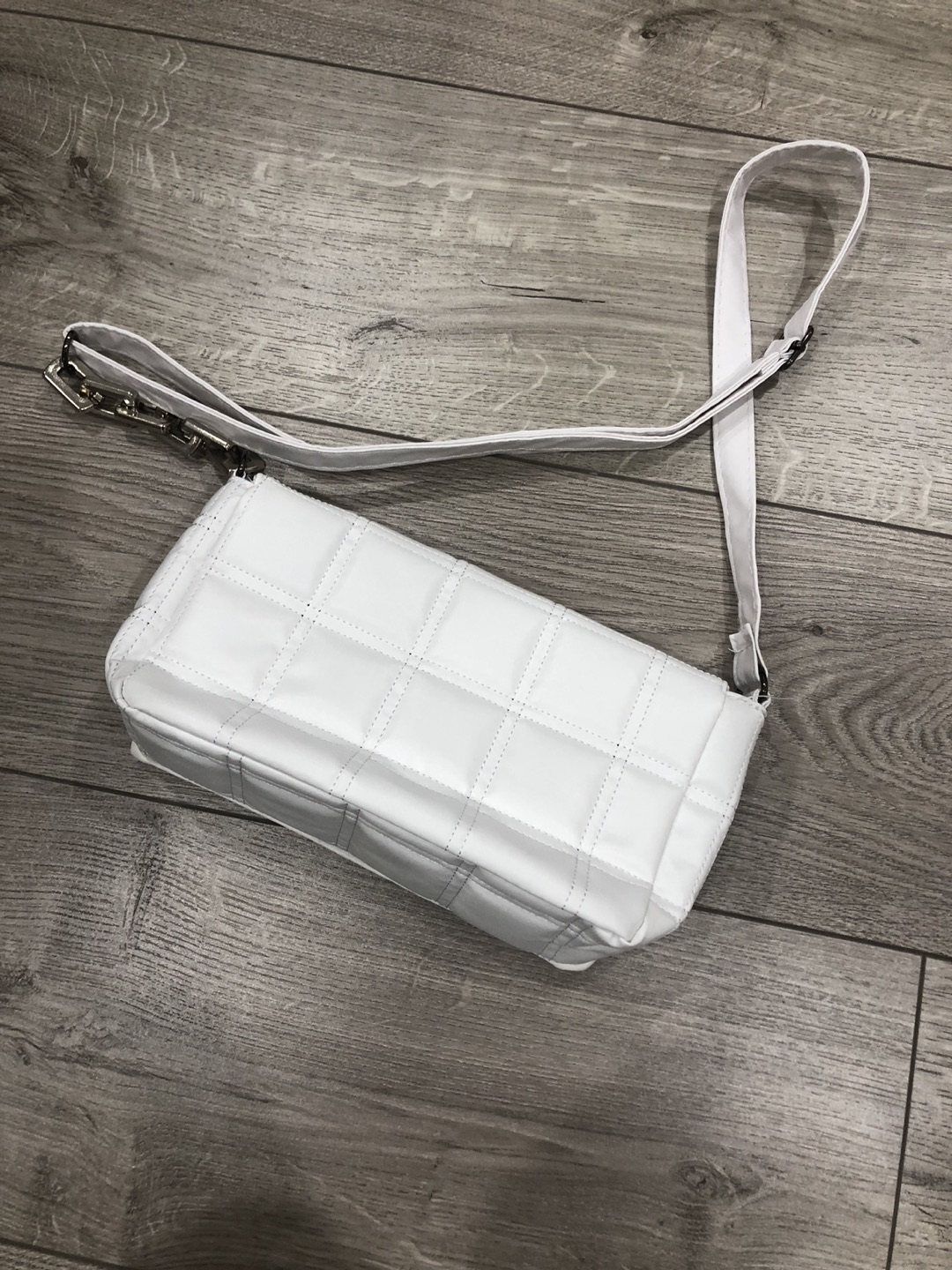 Shoulder bag thumbnail