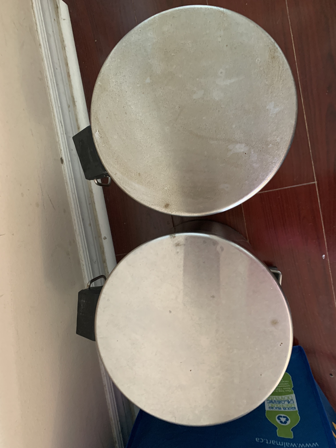 Clean garbage bins ikea - photo 2