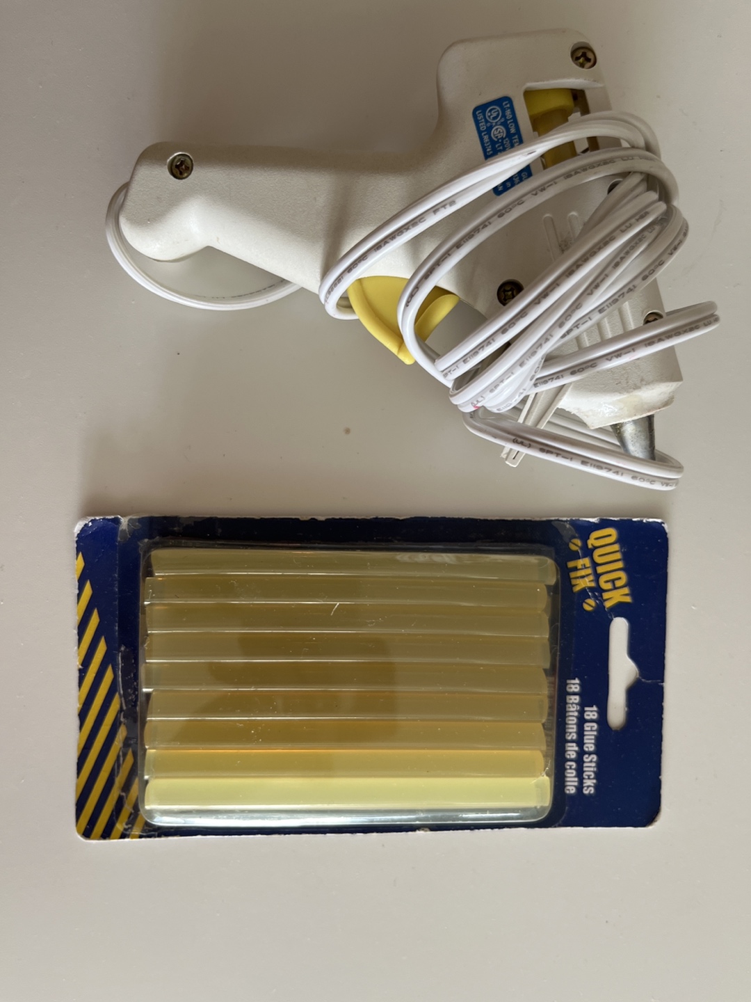 Glue gun and glue gun refills thumbnail
