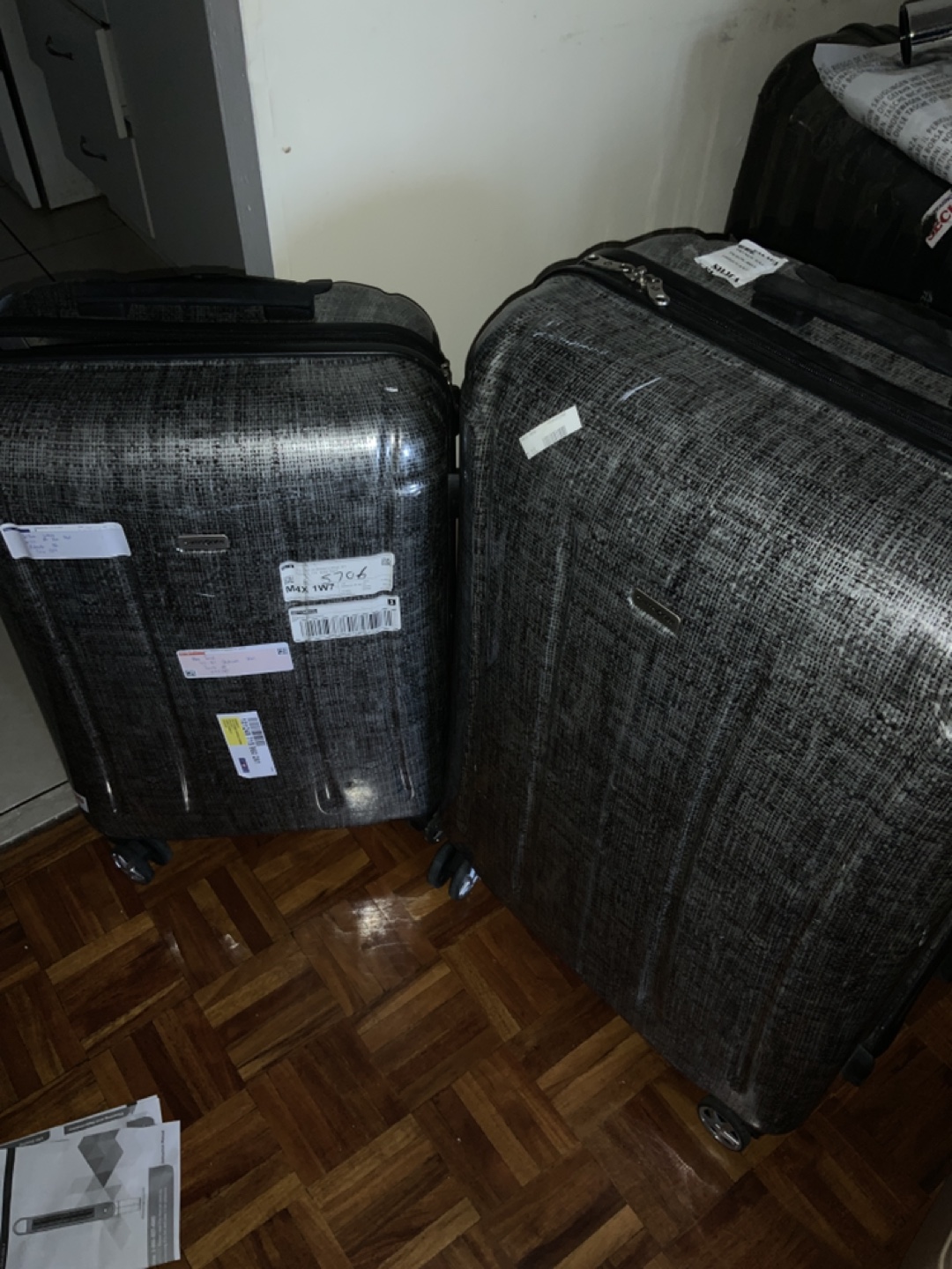 MOVING SALE Samsonite Luggage 26” + 15” thumbnail