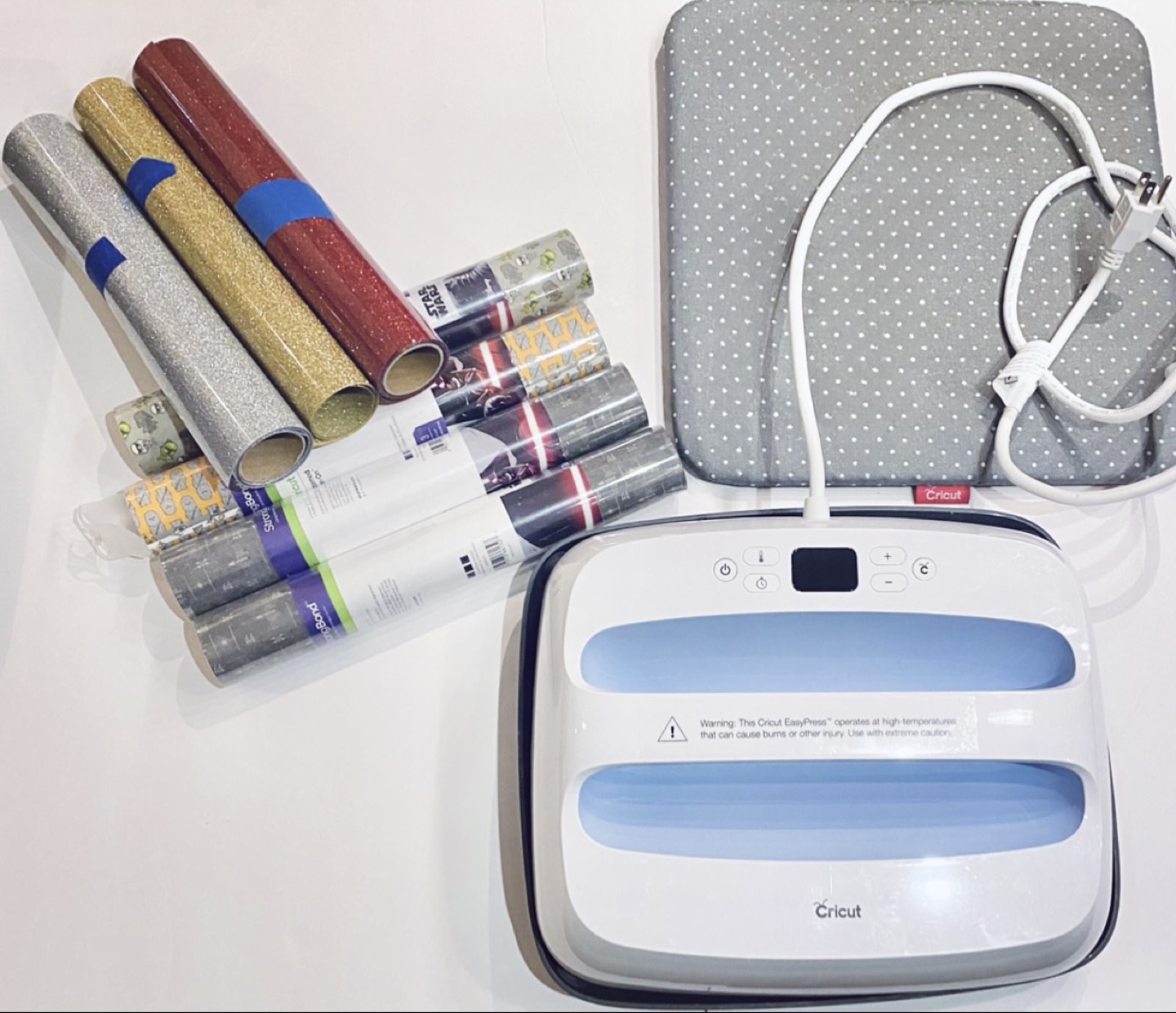 Cricut Easy Press 2 + mat + fun HTV thumbnail