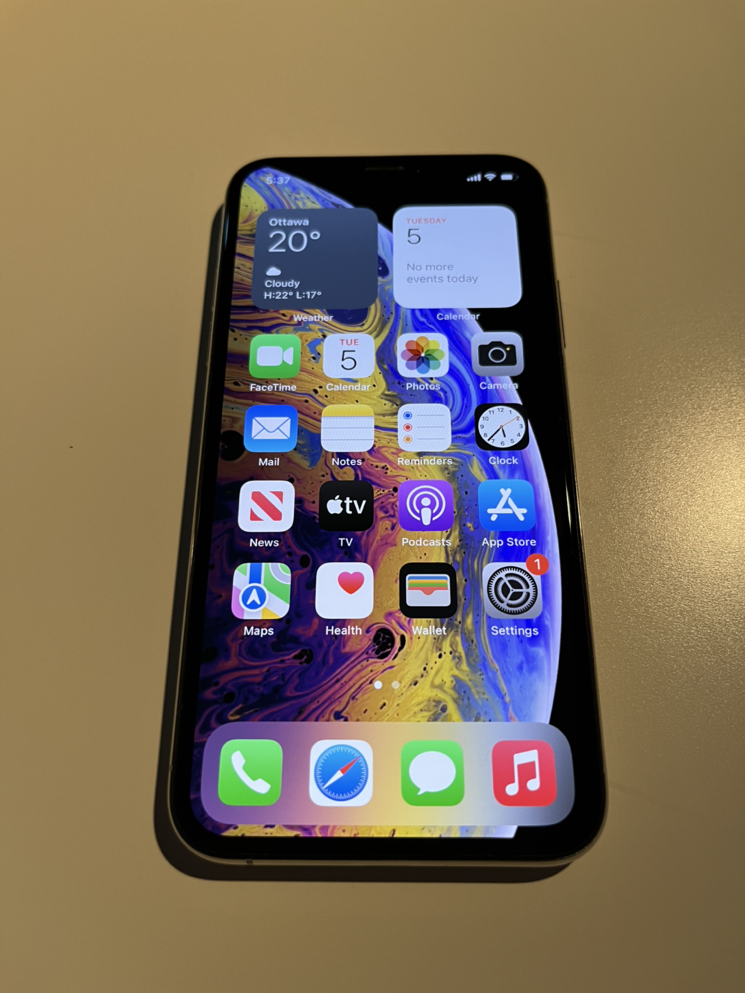 iPhone XS 64GB White unlocked thumbnail