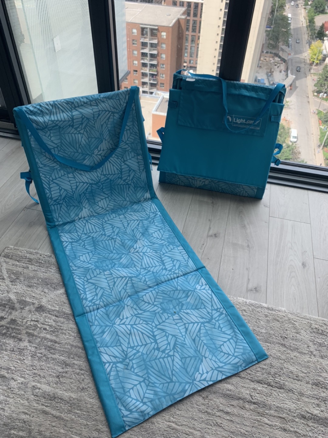 MOVING SALE Portable Beach Loungers - photo 4