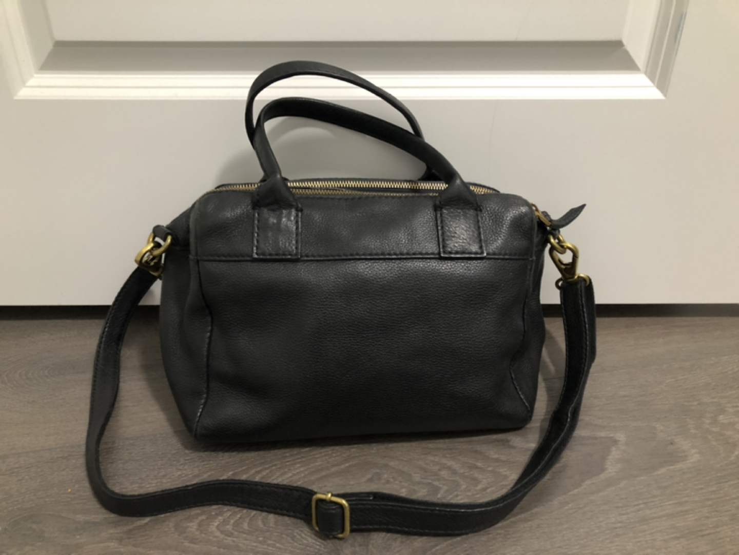 Fossil leather bag thumbnail
