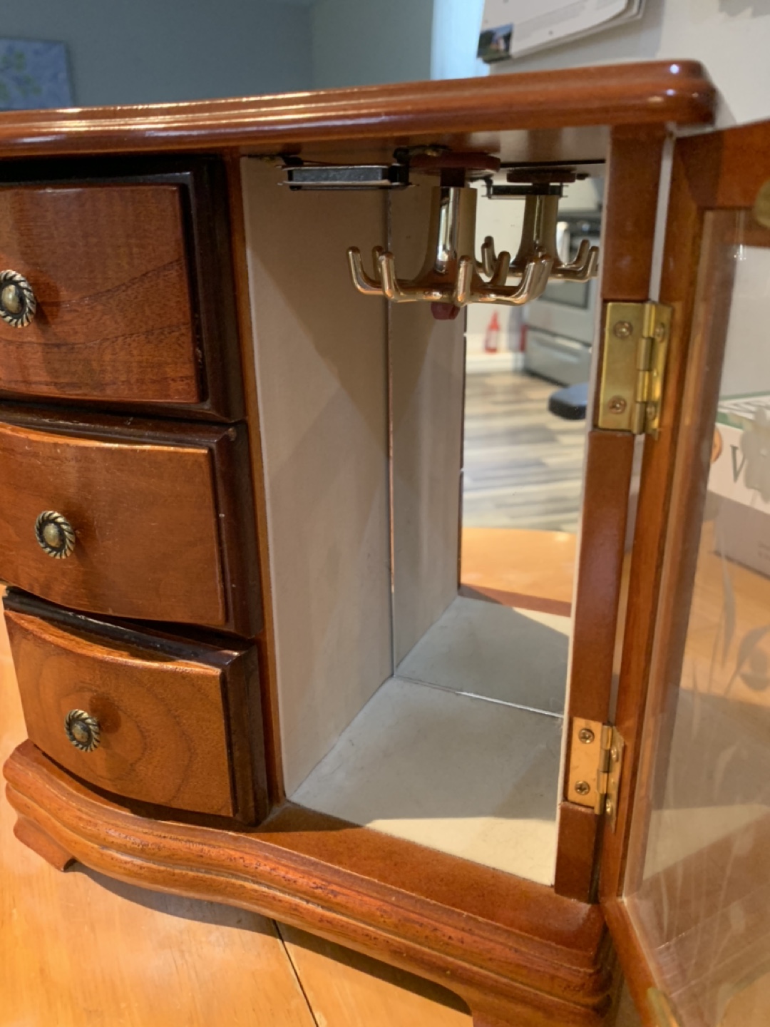 Vintage jewellery wardrobe - photo 2