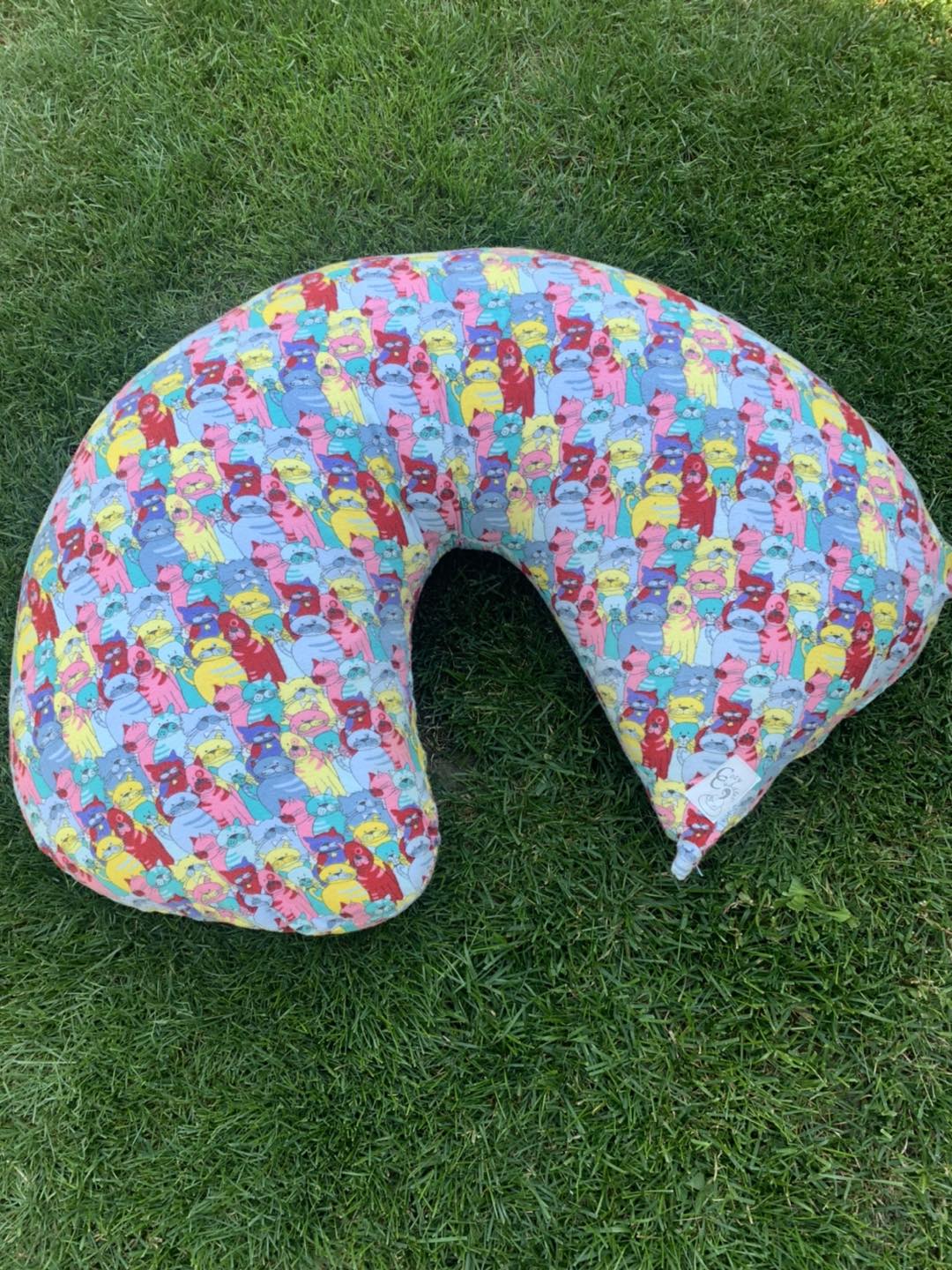 Breastfeeding pillow thumbnail