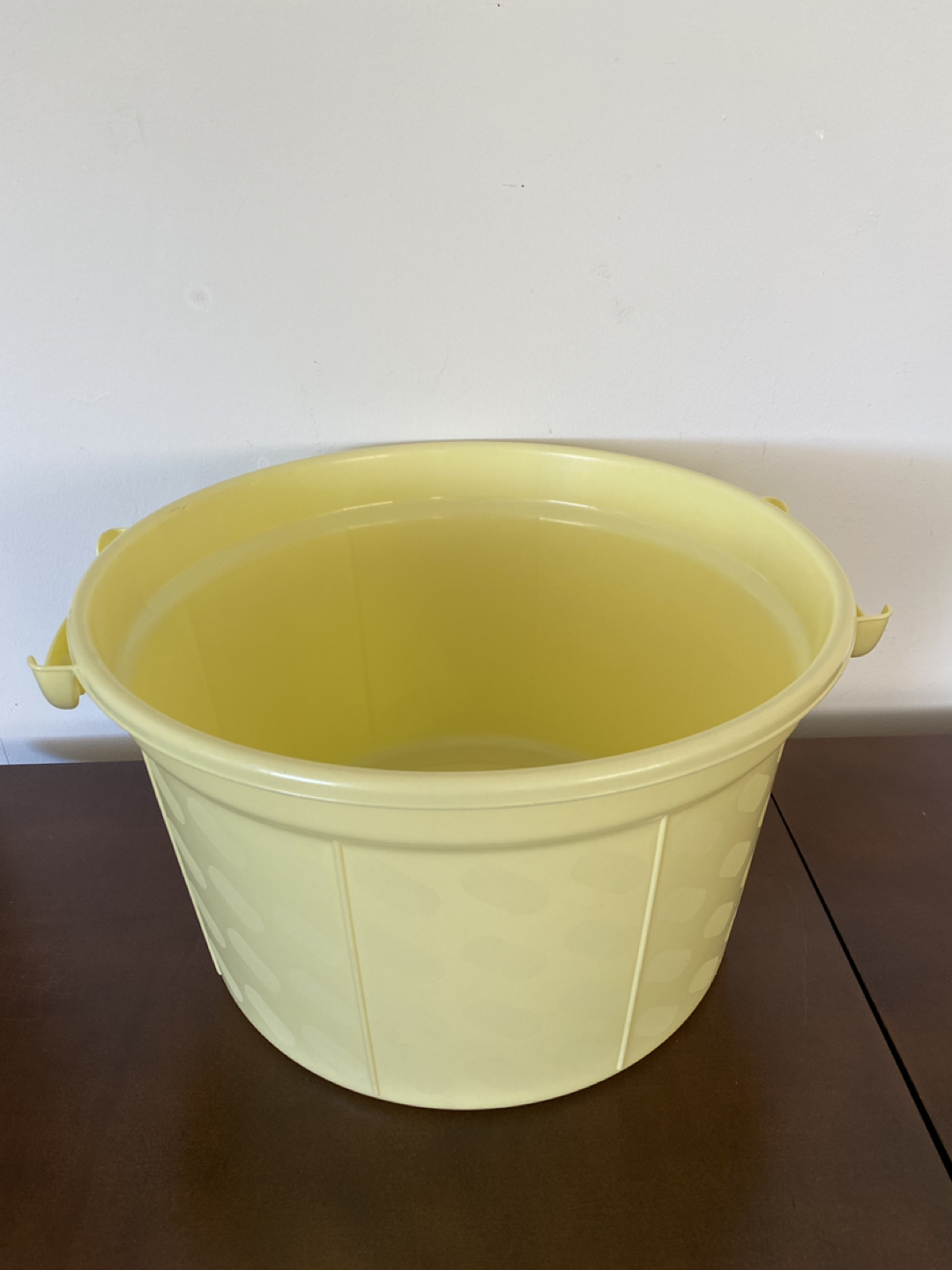 Plastic bucket thumbnail
