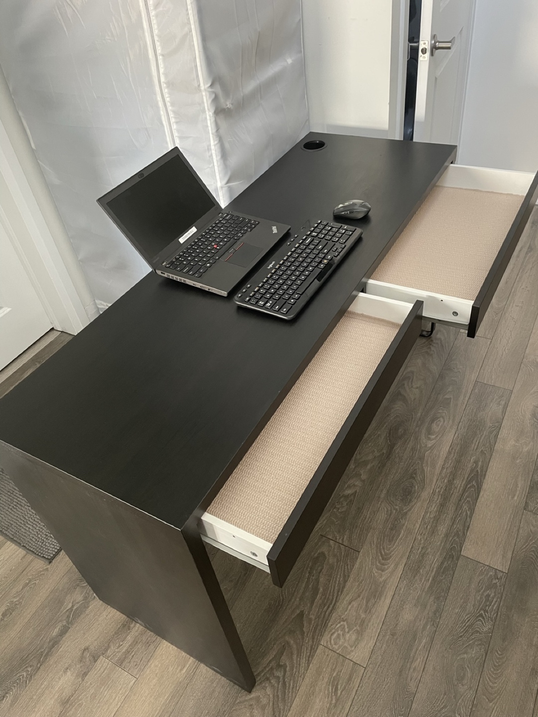 Desk (IKEA Micke) + Monitor stand image indicator(4)