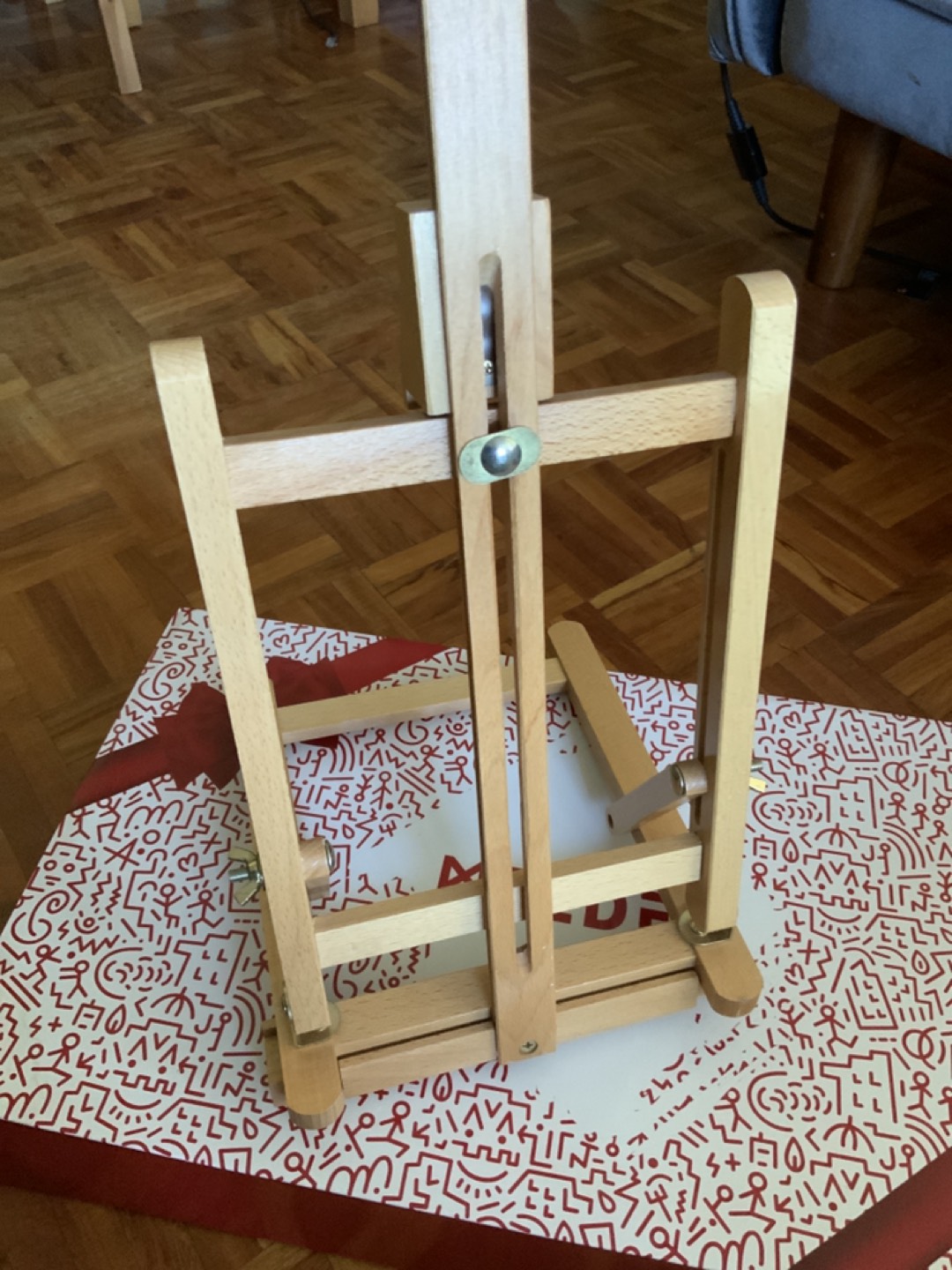 Wood Painting Stand thumbnail
