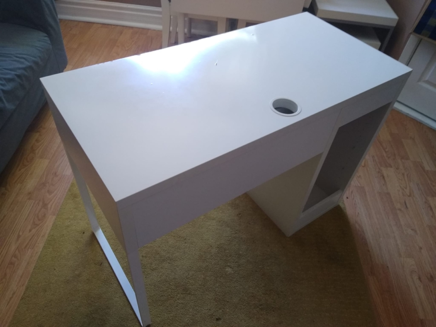 Desk - photo 5