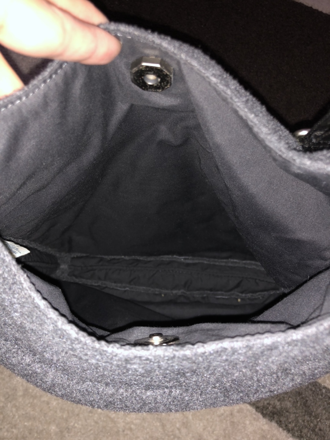 #freecycle Side saddle fleece shoulder bag. - photo 3