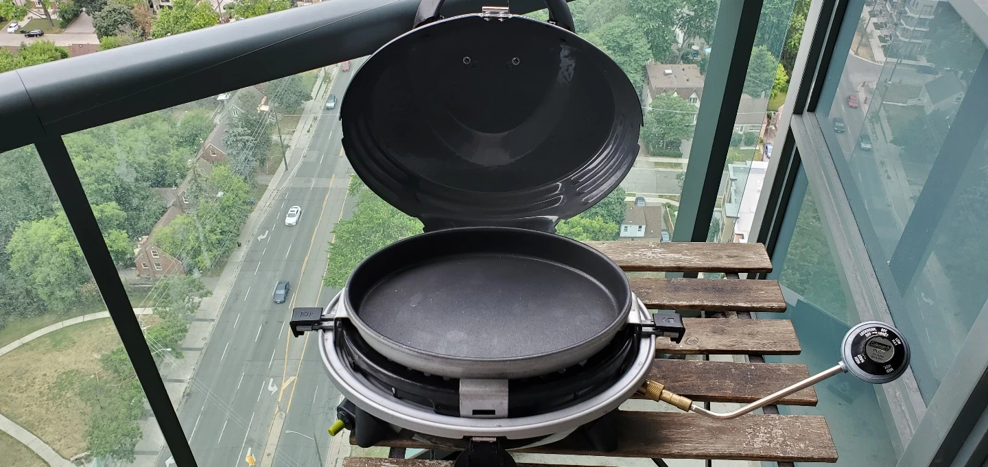 Coleman portable grill + 3 propane cylinders - photo 2