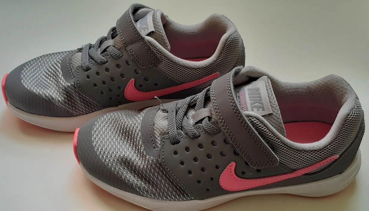 Girls Nike Shoes Grey/Pink