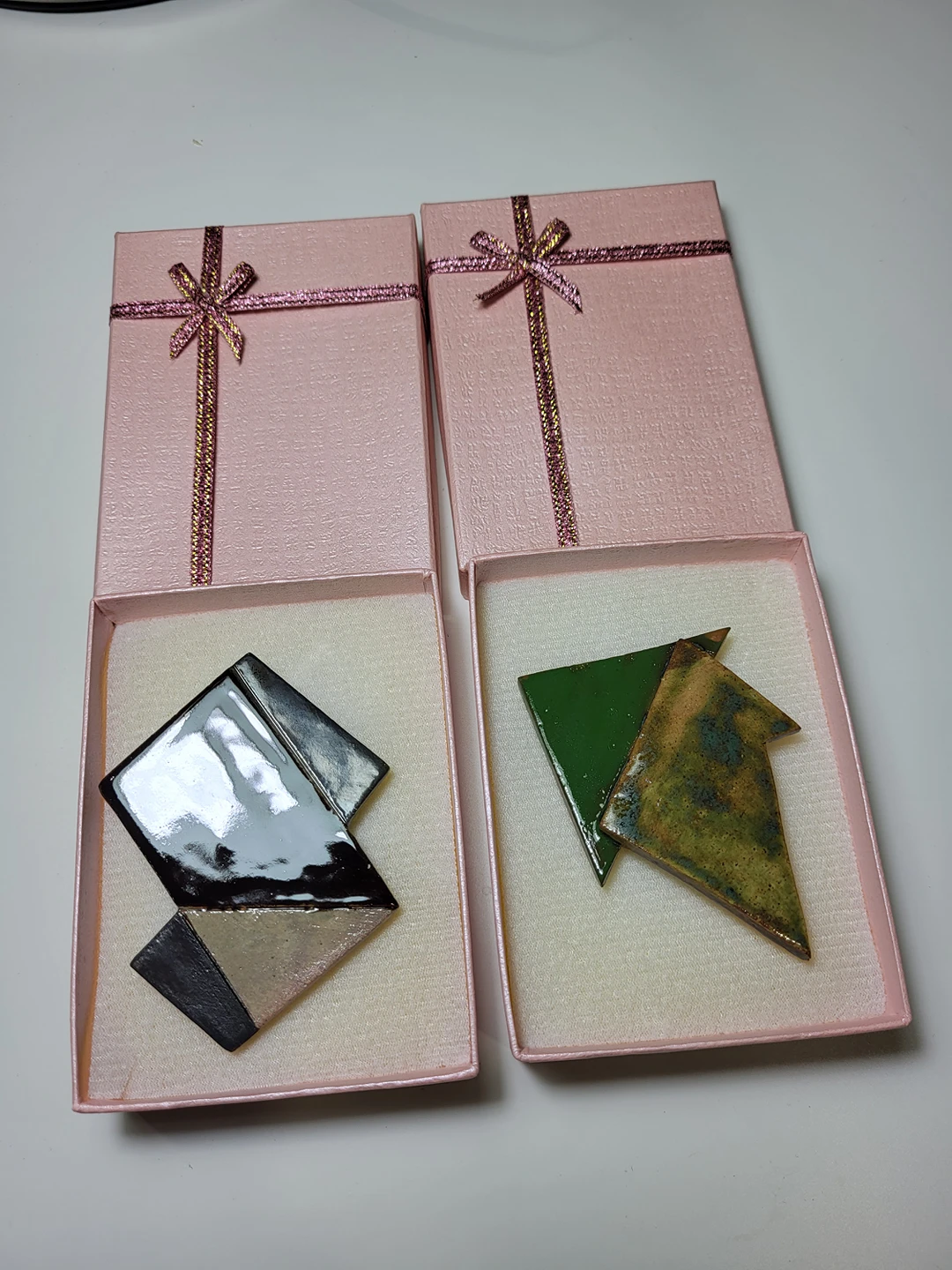 [BRAND NEW] Handmade Stone Brooch image indicator(7)