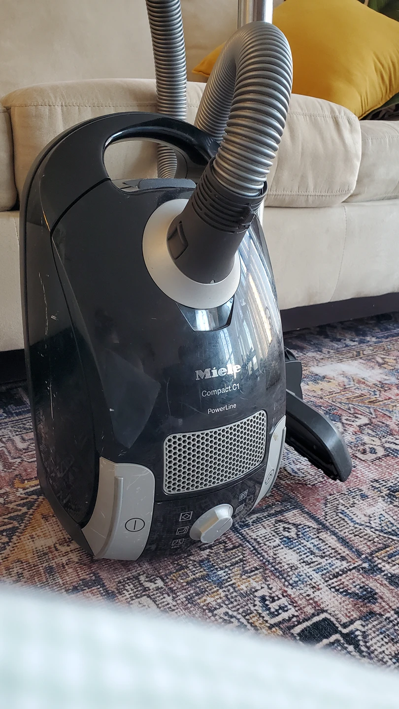Miele Compact C1 PowerLine Vacuum Cleaner thumbnail