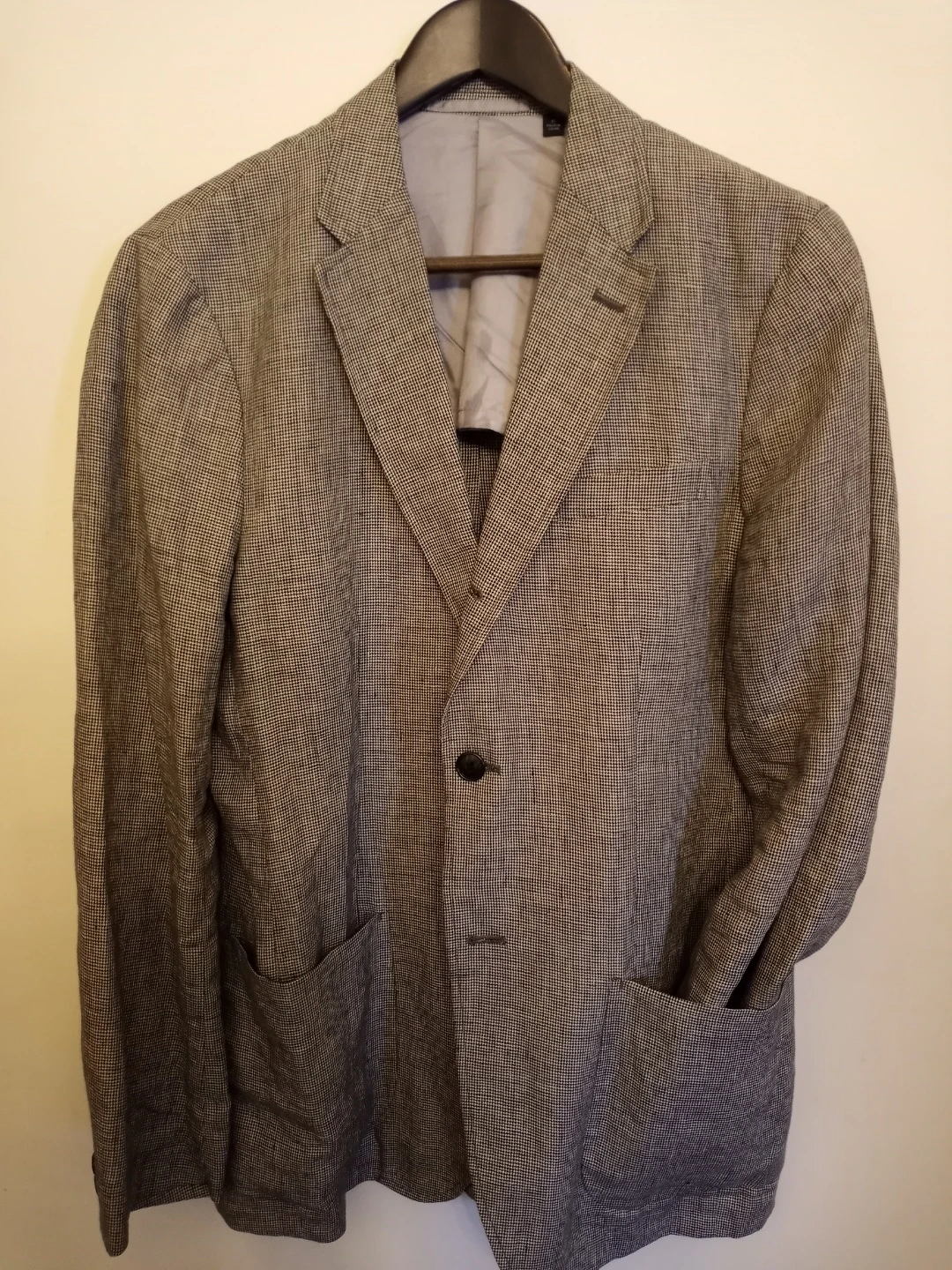 Uniclo men's light weight jacket image indicator(4)