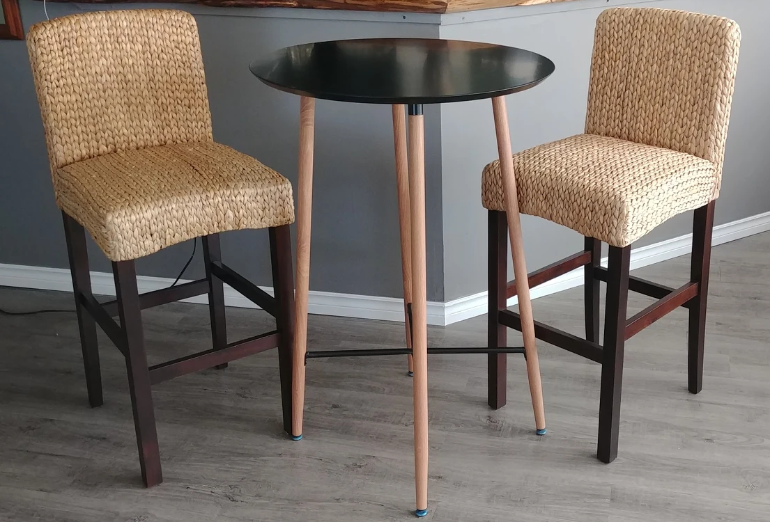 Set of 2 wicker/rattan high chairs