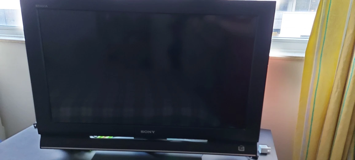 Sony TV 32" Colour LCD Digital with remote control - photo 2