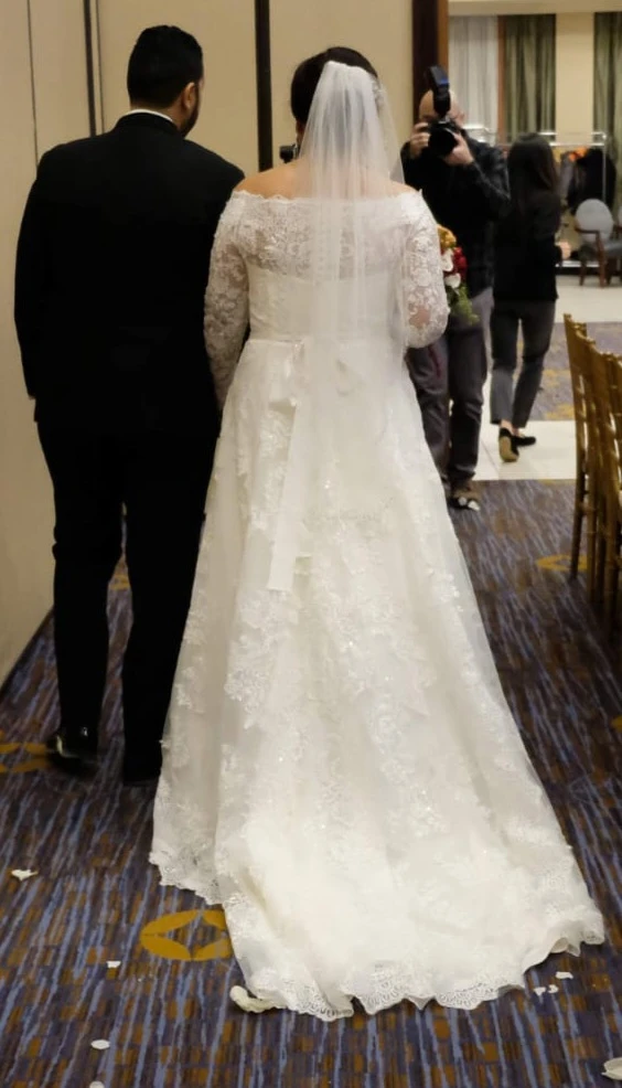 Winter/ autumn wedding dress with pockets image indicator(5)