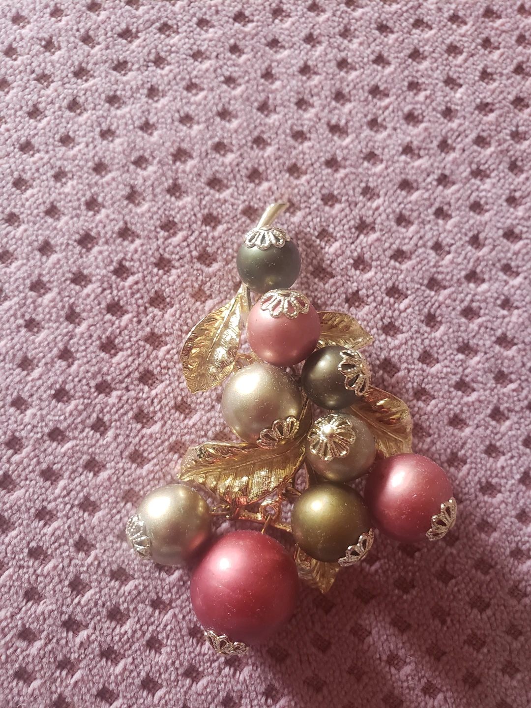 Vintage brooch thumbnail