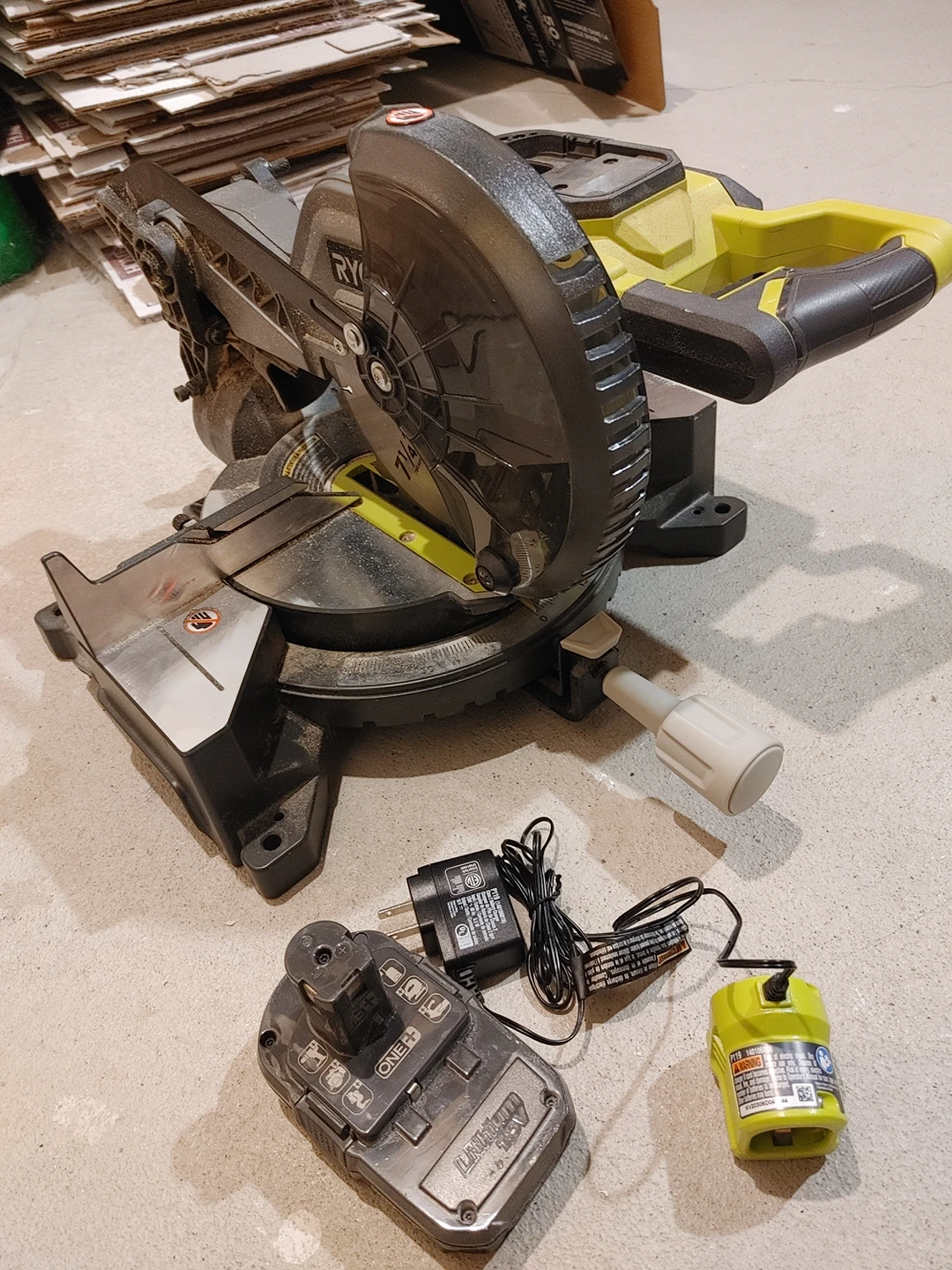 Ryobi 10 amp 7-1/4 compound mitre saw w/ blade 18v ONE+ battery thumbnail