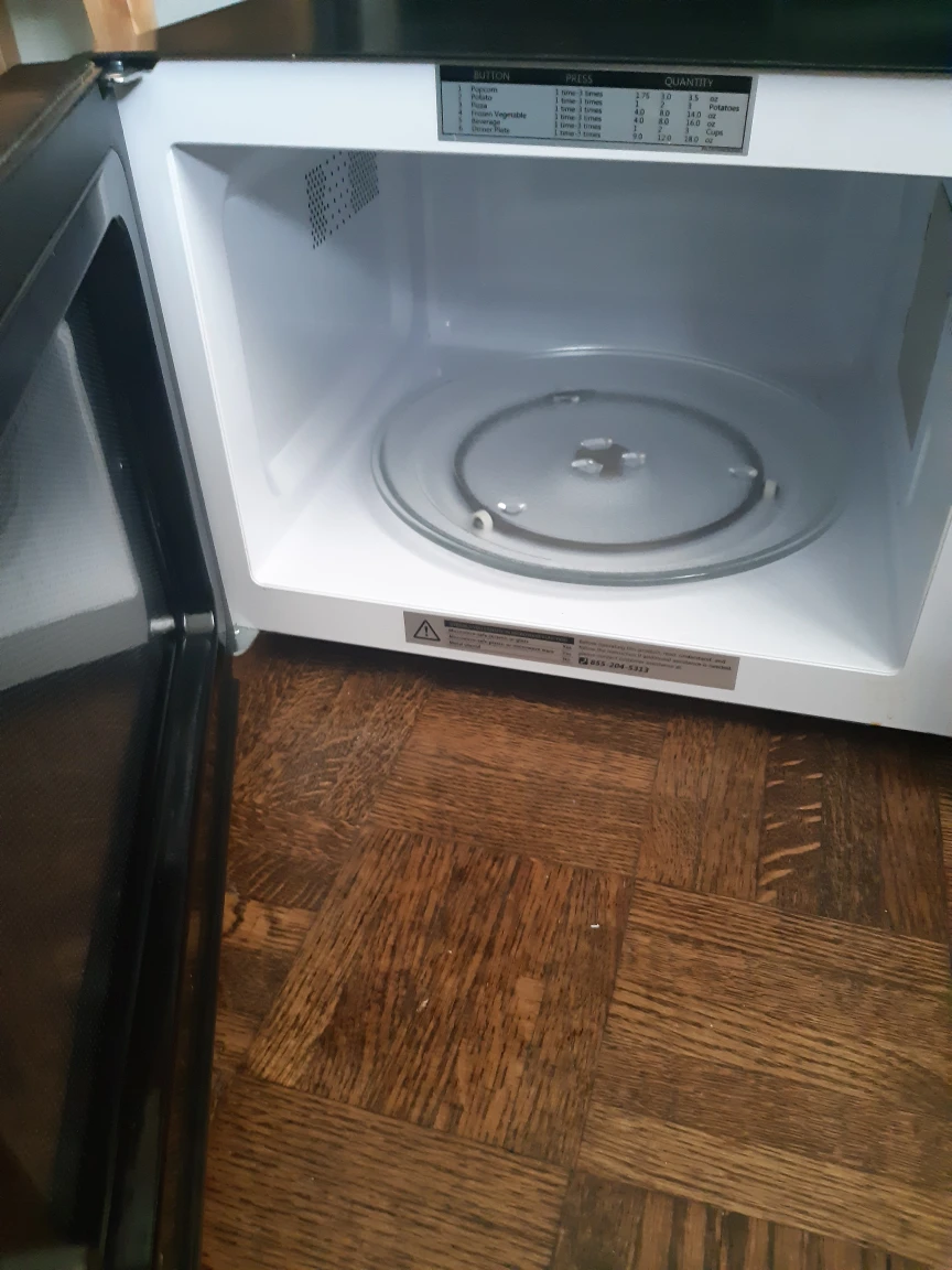Toshiba Microwave Oven - photo 3