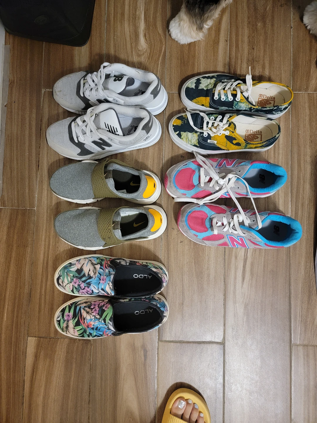 Sneakers thumbnail