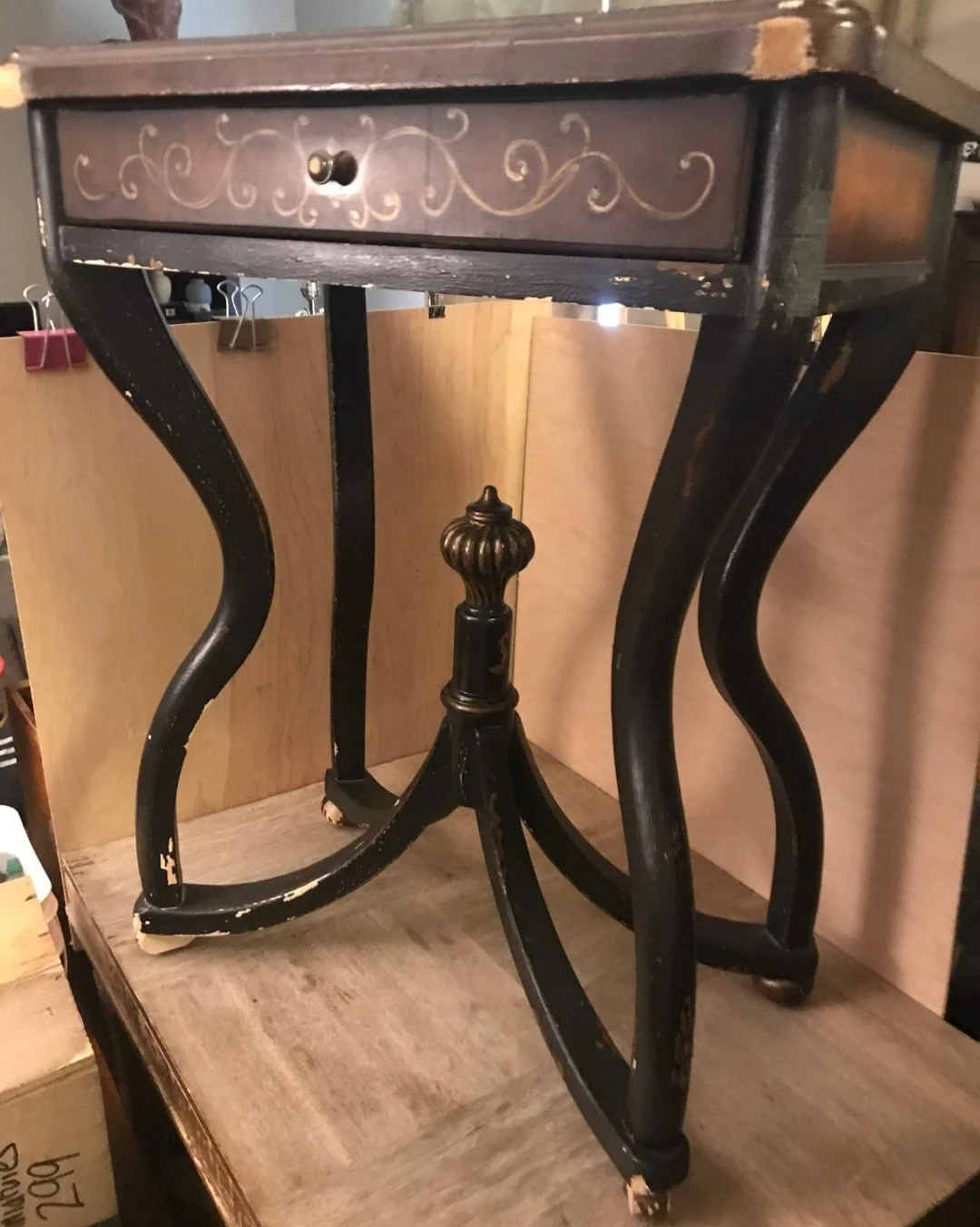 ANTIQUE WOOD SIDE TABLE thumbnail