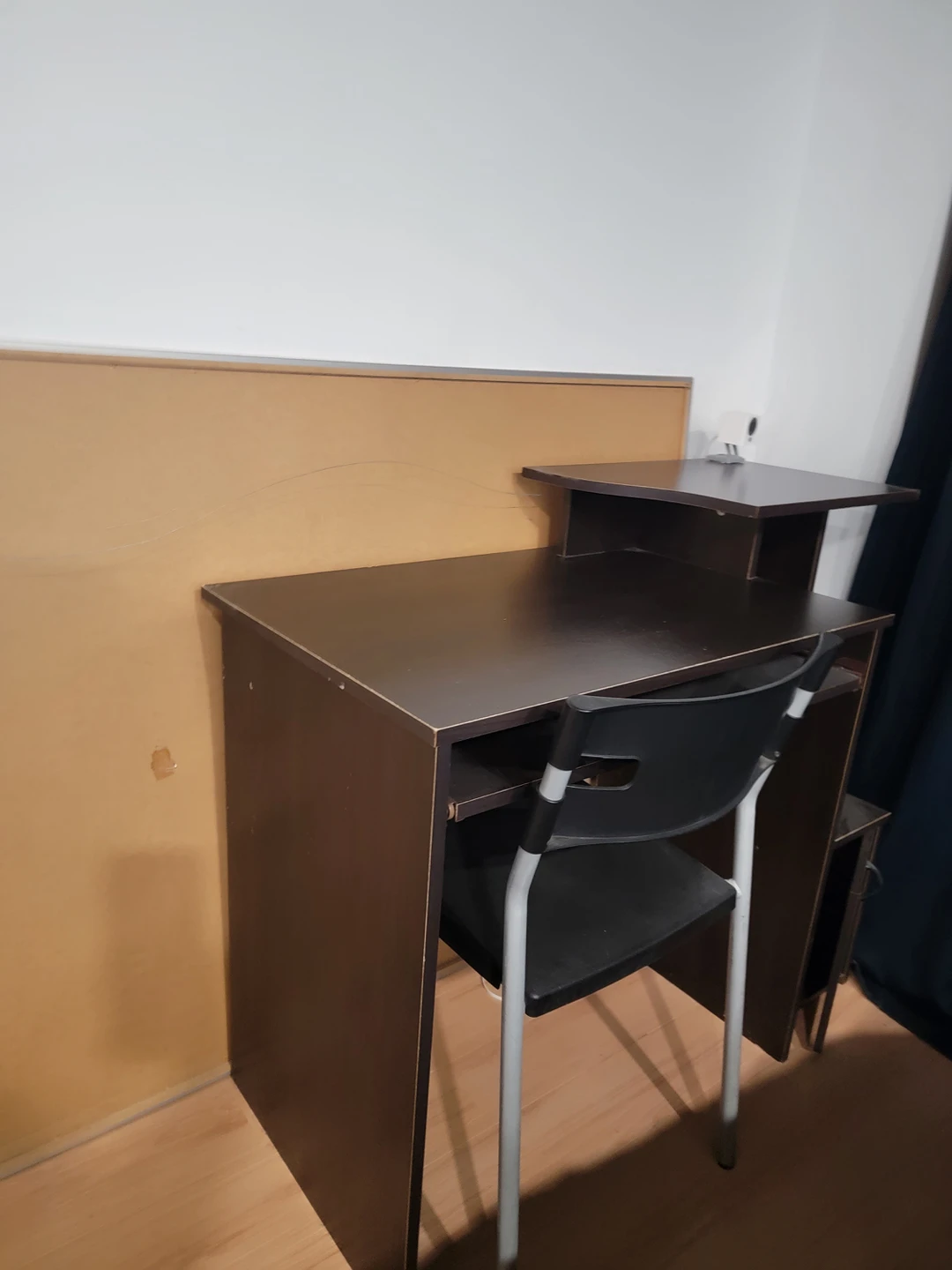 desk thumbnail