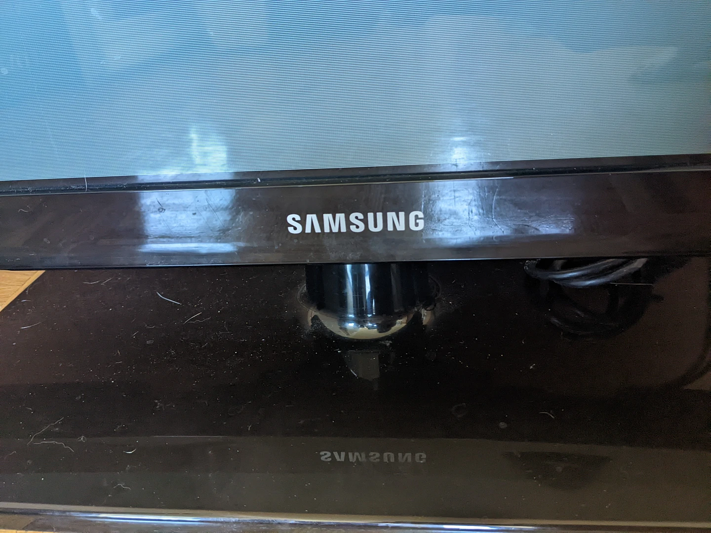 43" Samsung TV - photo 2