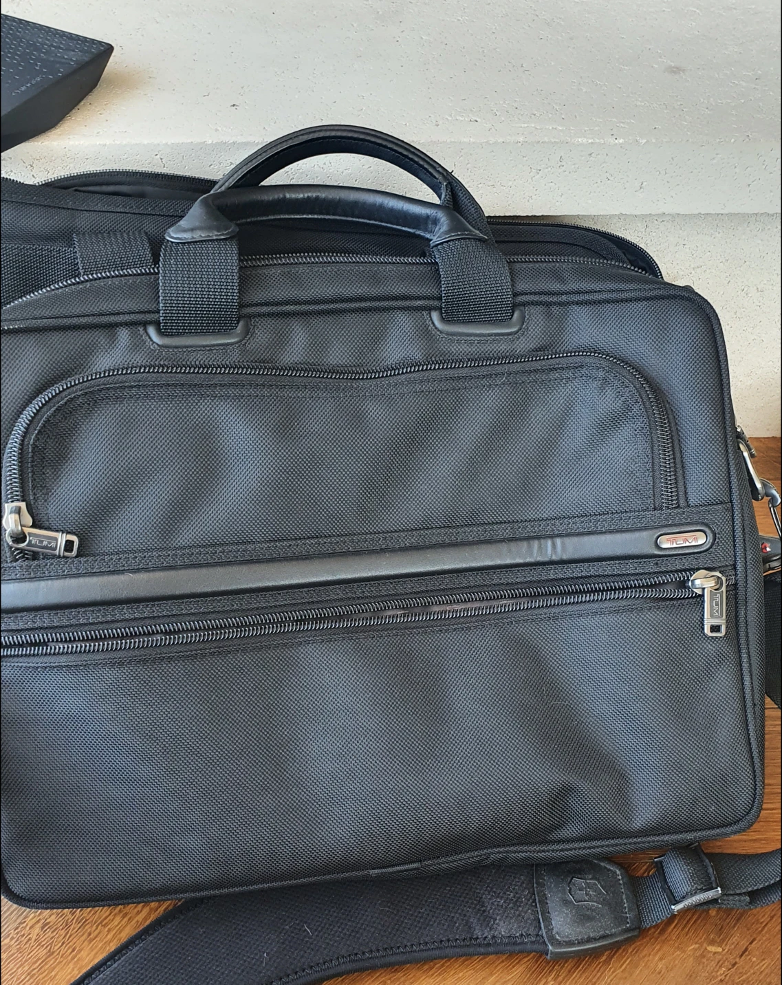 $20 each Tumi and Victorinox laptop bags. brand new - photo 3