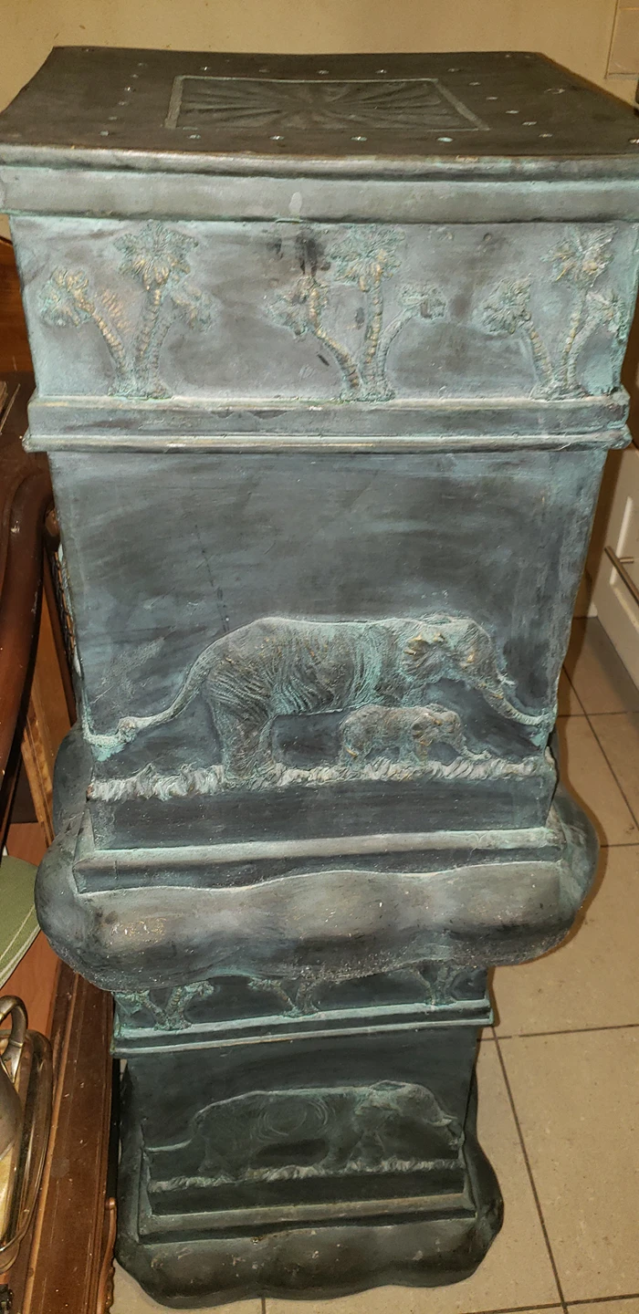 GARDEN PEDESTAL DECOR thumbnail