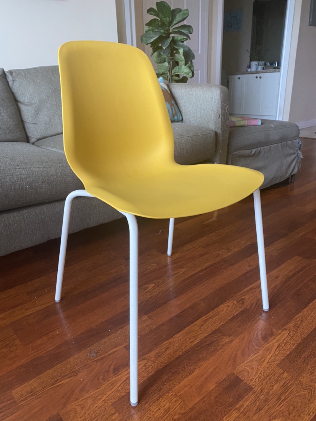 6 chairs