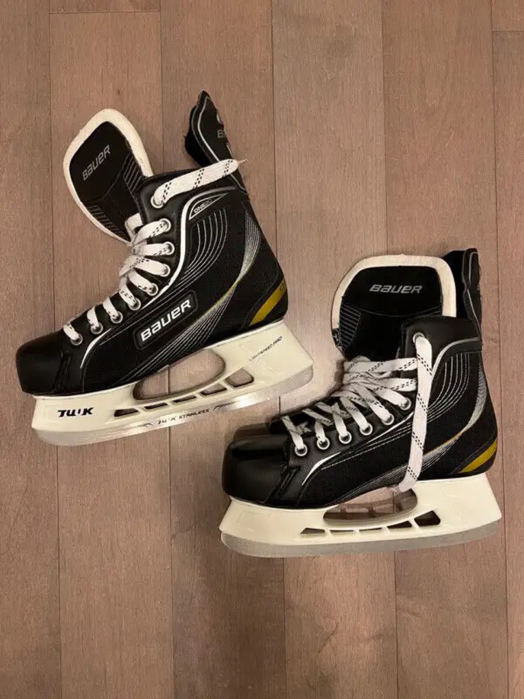 Like New Bauer Hockey Skates & Gloves thumbnail