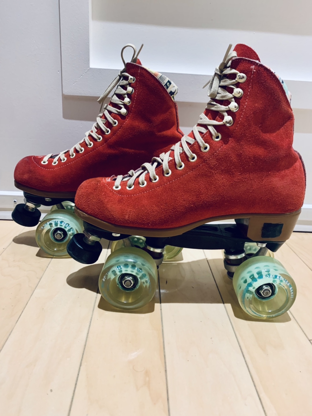 Moxi Skates Size 7 - photo 4