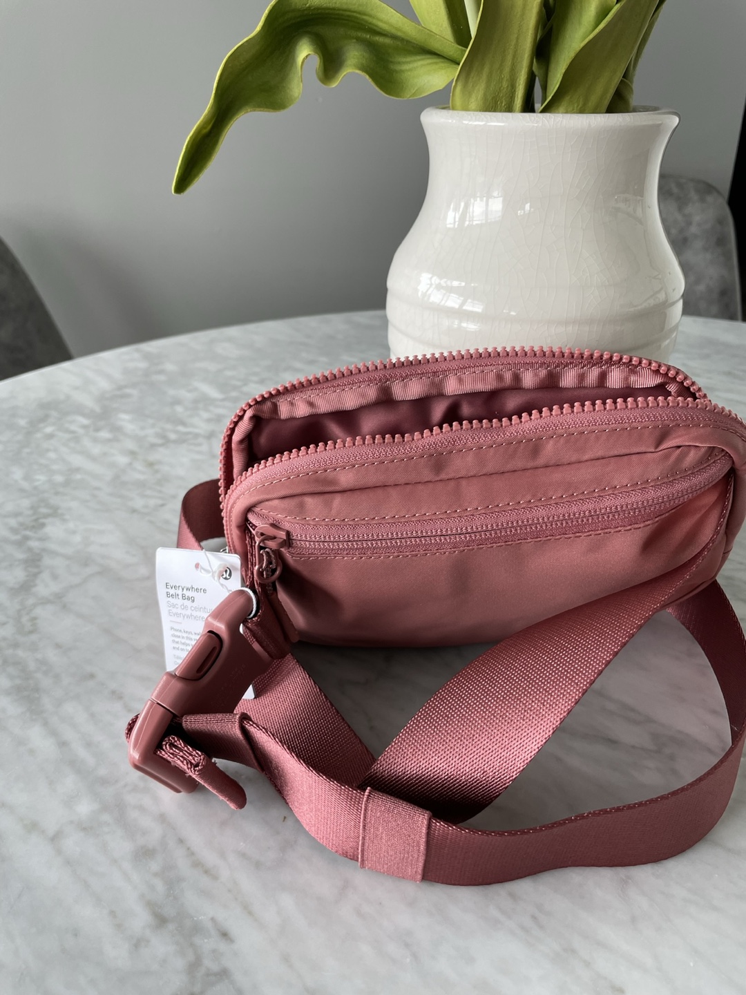 Lululemon everywhere belt bag image indicator(4)