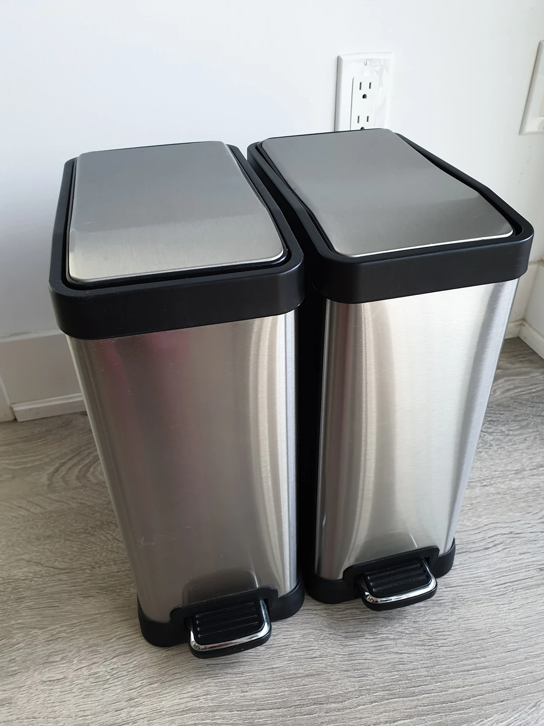 A Set of 2 Rectangular Step-on Garbage Cans - photo 5