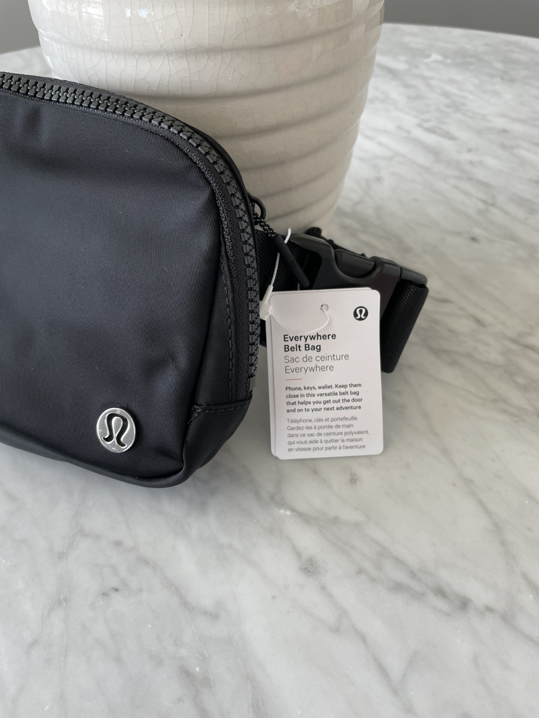 New Lululemon Everywhere belt bag - Black image indicator(5)