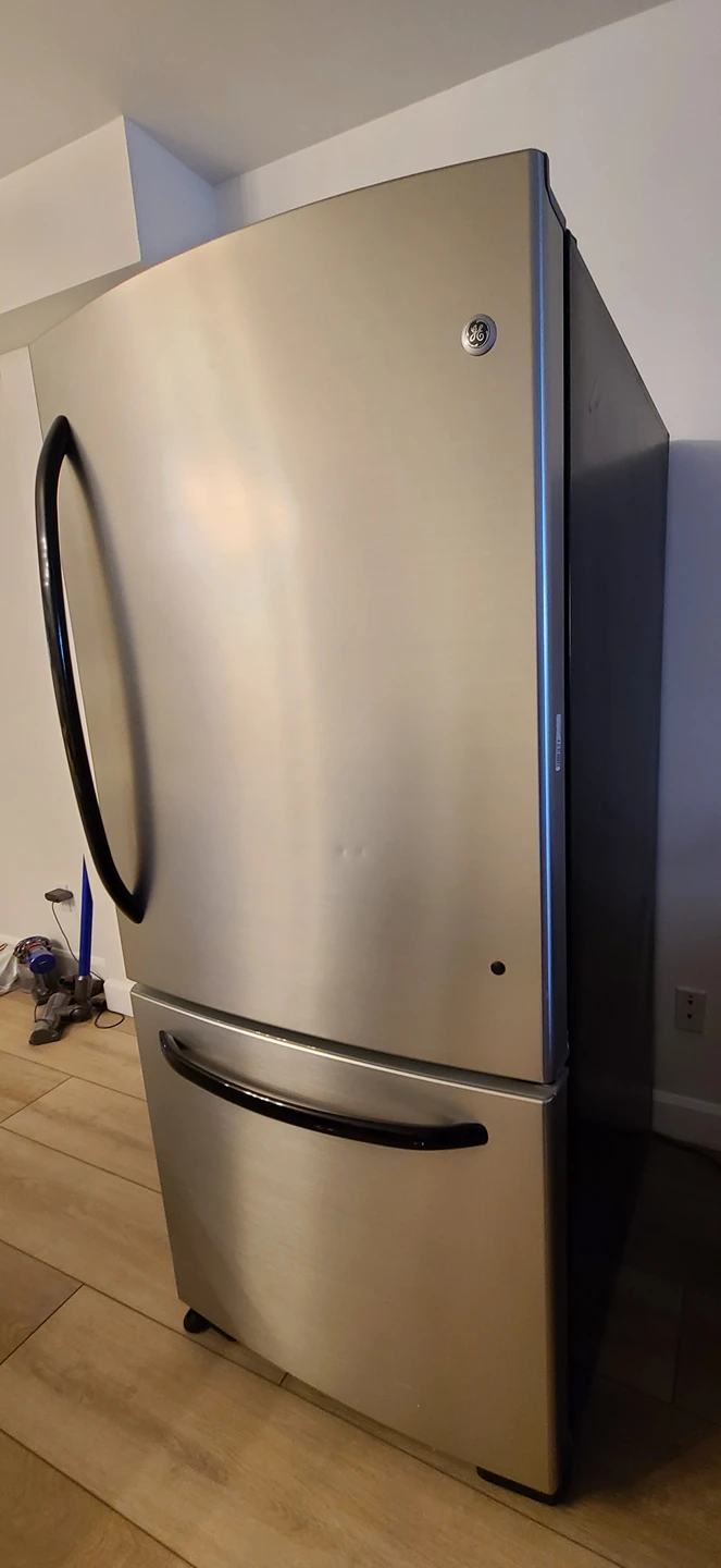 GE Fridge - photo 2