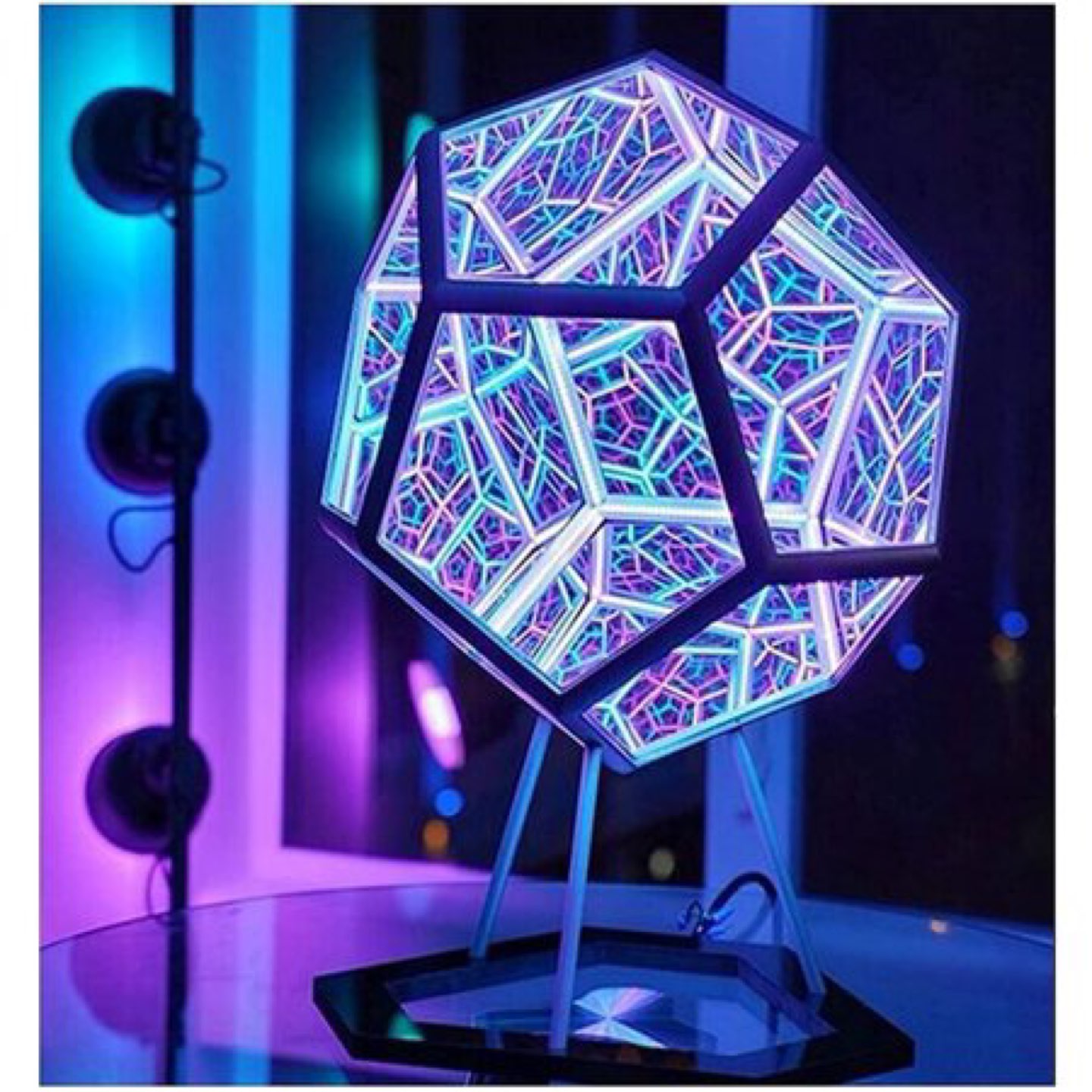 Infinity dodecahedron LED lamp